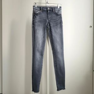 *Sold* Women Low Rise Fall Skinny Light Grey Wash Jeans Size 26 NWOT